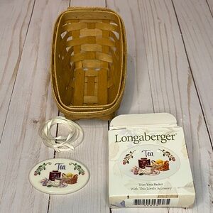 Longaberger 2004 Tea Basket with Tea Ornament trim - like new